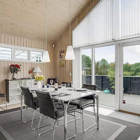 Gorgeous In Tarm With Kitchen Hemmet