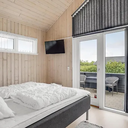 Gorgeous In Tarm With Kitchen Holiday home