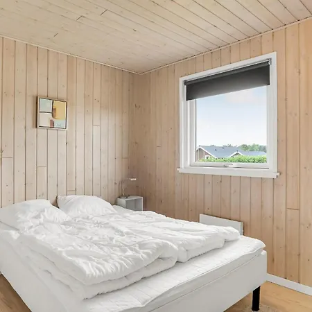 Gorgeous In Tarm With Kitchen Holiday home Hemmet