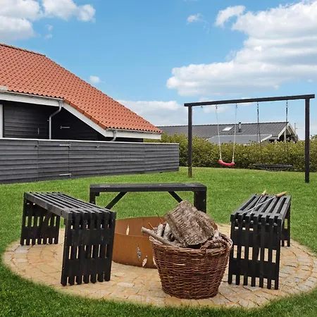 Gorgeous In Tarm With Kitchen *