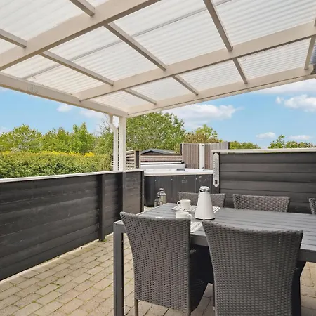 Gorgeous In Tarm With Kitchen Hemmet